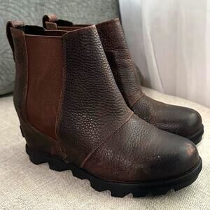 Sorel Joan of Arctic Pebbled-Leather Wedge Heeled Ankle‎ Booties Brown - 6.5
